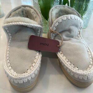MOU Eskimo Sneaker. Color: Silver Birch size 41. New with tags.